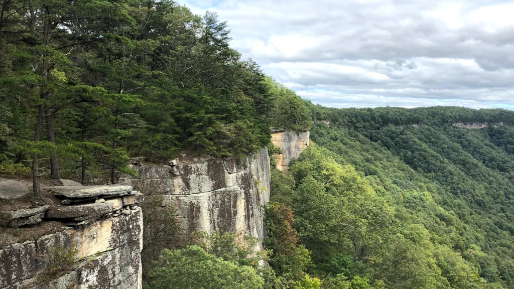 Endless-Wall-Trail-at-New-River-Gorge-National-River